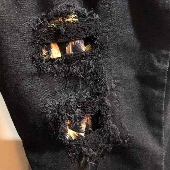 Judy Blue Jeans Black Leopard Mid Rise 22W NWT - Picture 4 of 13